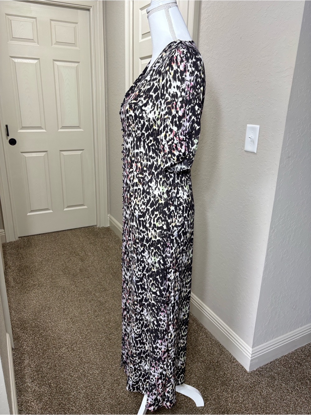 AllSaints Button-Front Printed Maxi Dress Animal Print V-Neck w/ Side Slits M - Picture 4 of 9